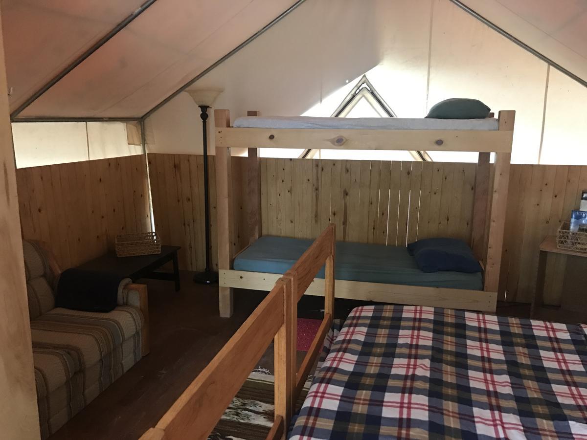 Sven'S Basecamp Hostel Фэрбанкс Экстерьер фото