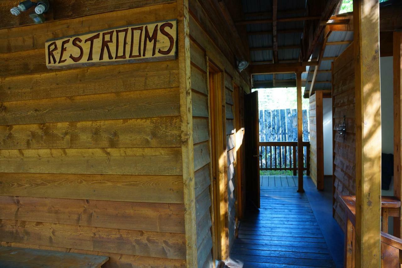 Sven'S Basecamp Hostel Фэрбанкс Экстерьер фото