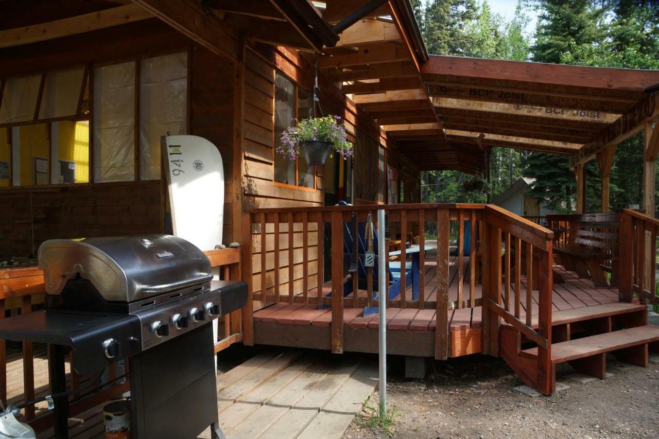 Sven'S Basecamp Hostel Фэрбанкс Экстерьер фото